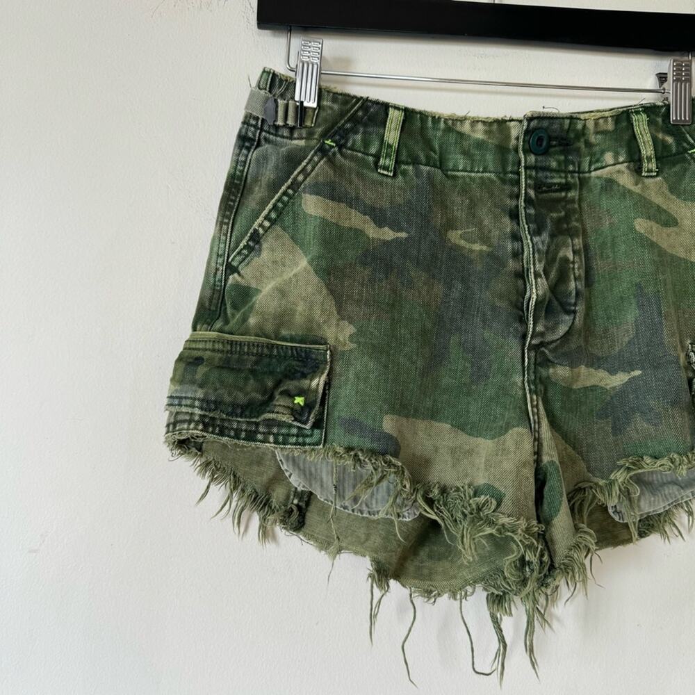 Free People We The Free Green Camo Commander Cut Off Denim Shorts 2 - Picture 6 of 9